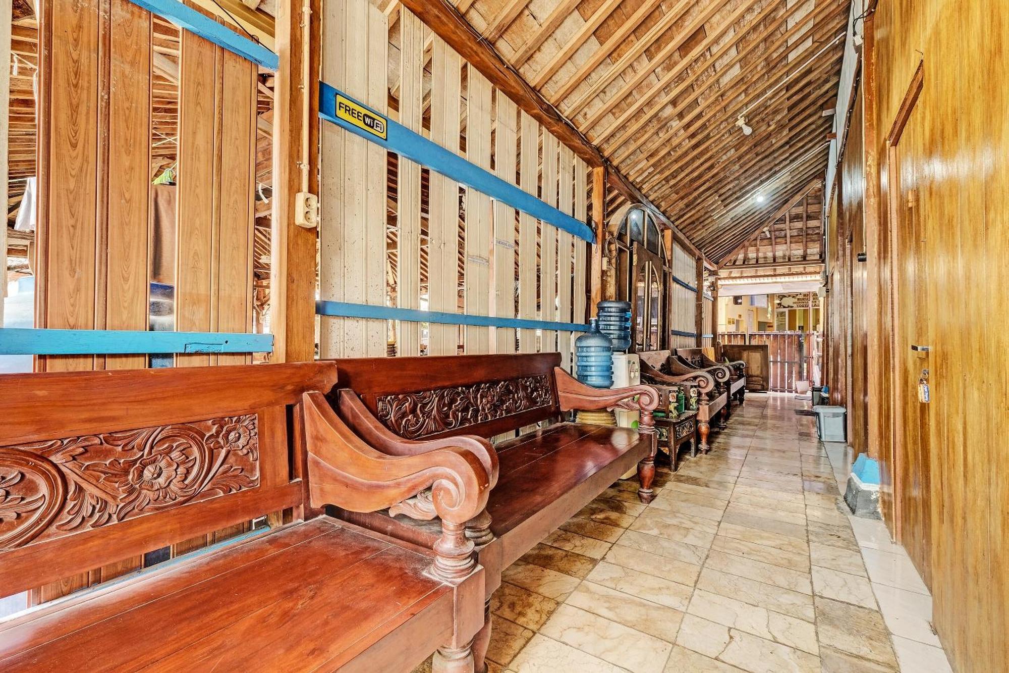 Spot On 91916 Joglo Doyong Homestay Syariah Yogyakarta Eksteriør bilde