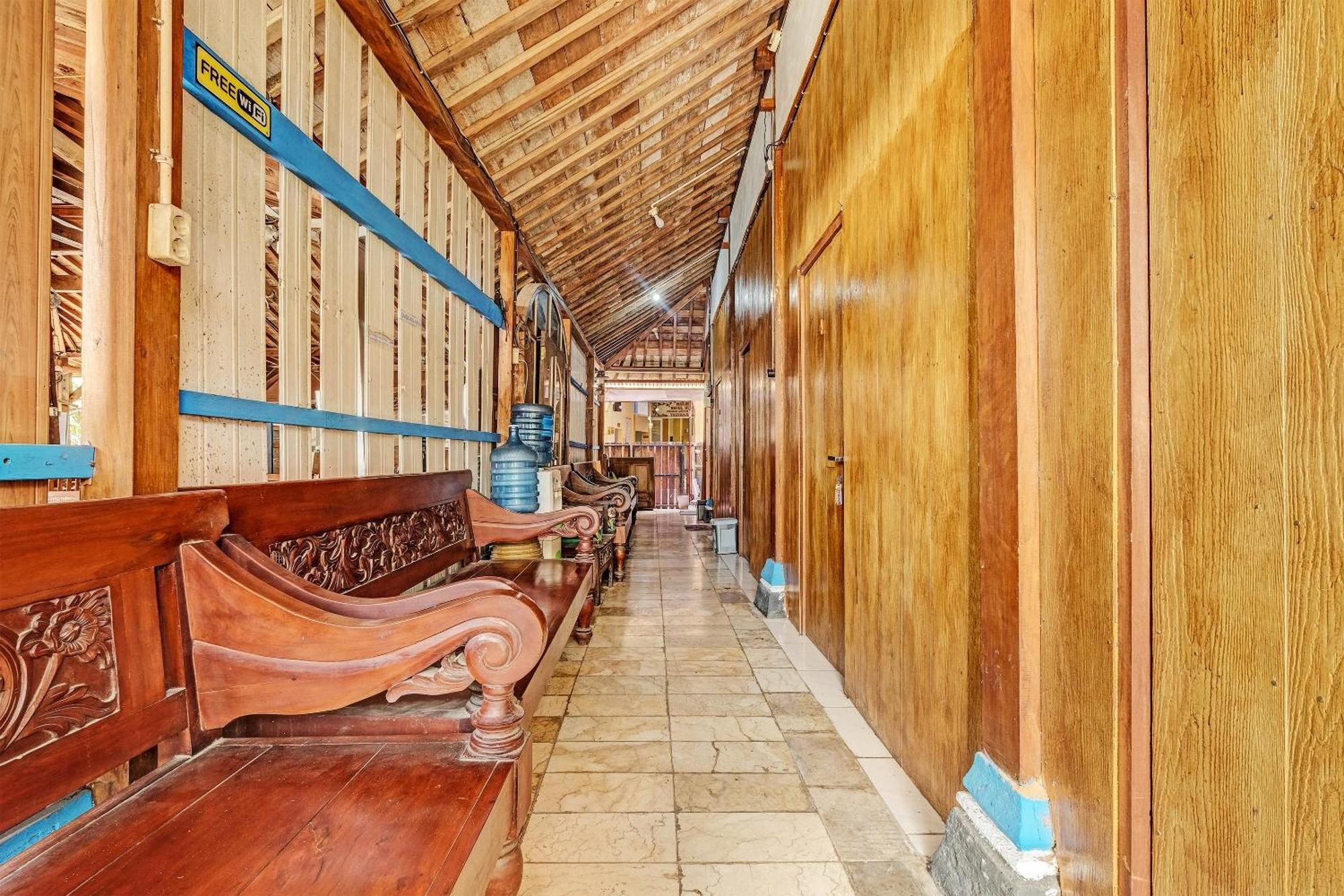 Spot On 91916 Joglo Doyong Homestay Syariah Yogyakarta Eksteriør bilde